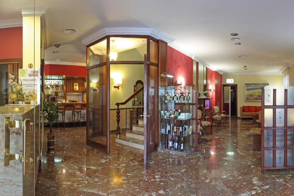 Hotel Los Angeles Figueres  Exterior photo
