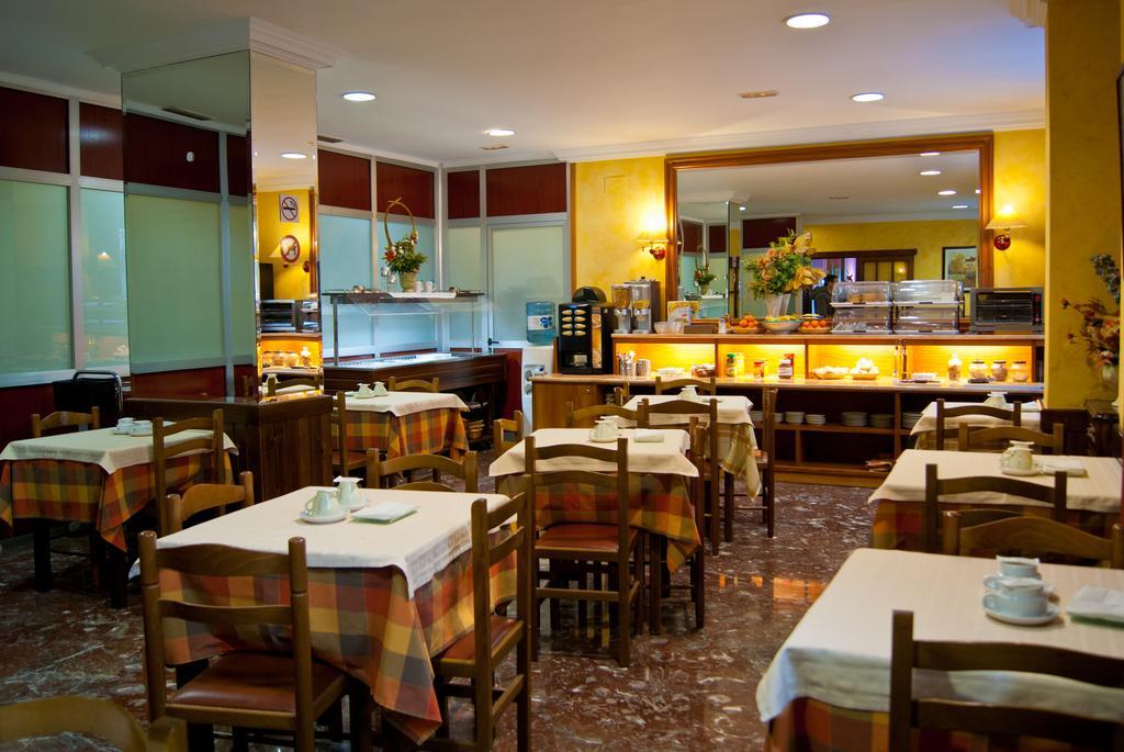 Hotel Los Angeles Figueres  Exterior photo