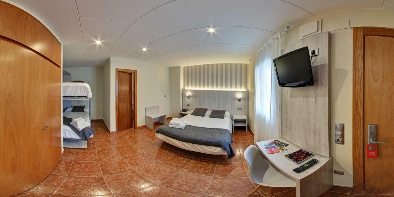 Hotel Los Angeles Figueres  Exterior photo