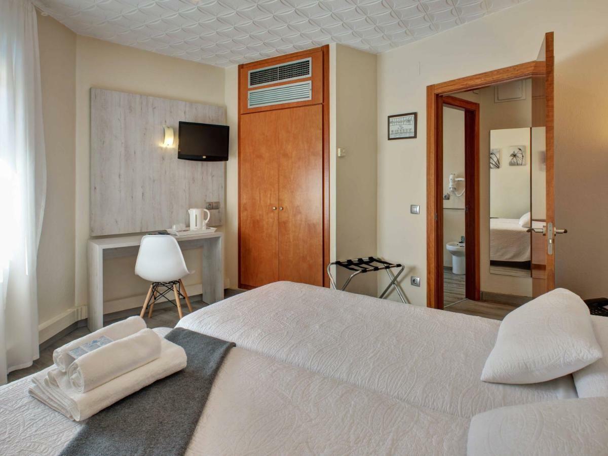 Hotel Los Angeles Figueres  Exterior photo